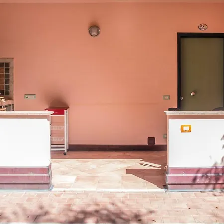 Parco Pisacane アパートホテル ヴィボナーティ